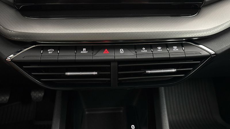 Škoda Octavia 1.0 TSI Ambition Combi - fotka 13 z 24