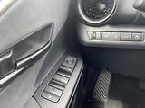 Toyota C-HR 2.0 PHEV 220k e-CVT Executive - náhled 14