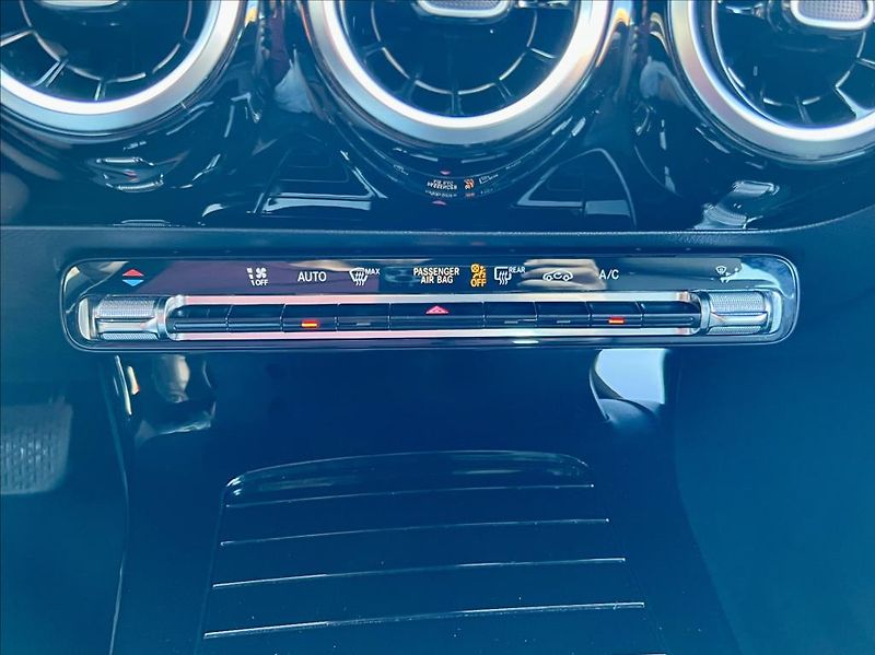 Mercedes-Benz CLA 180d SB LED NAVI  záruka - fotka 42 z 53