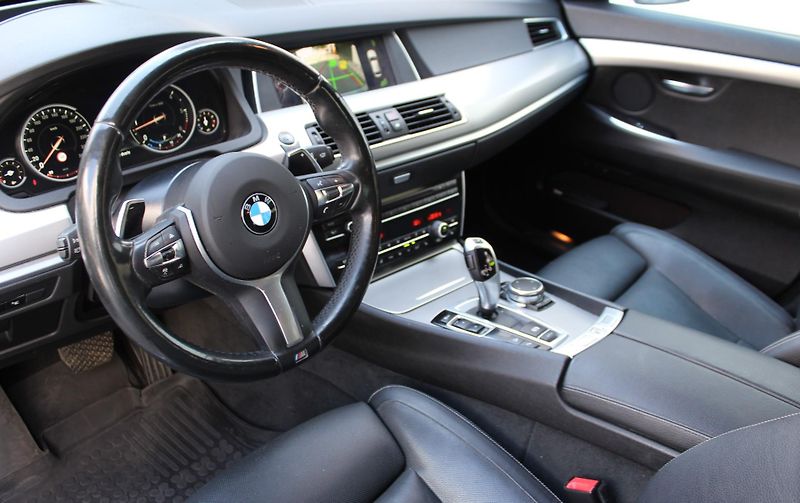 BMW Řada 5 530d xDrive Gran Turismo - fotka 4 z 21