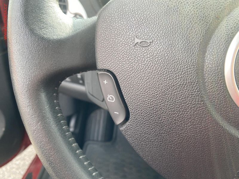 Renault Clio (2008) 1.2 i, ČR, Temp.STK1/27 - fotka 12 z 20