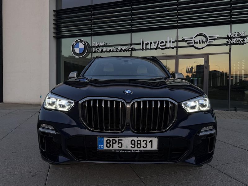 BMW X5 (2019) BMW / X5 / M50i xDrive / FULL - fotka 6 z 25