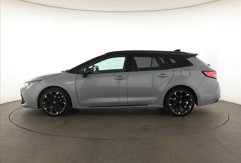 Toyota Corolla (2021) GR Sport 2.0 Hybrid - fotka 3 z 19