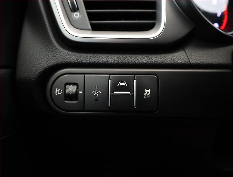Kia Ceed (2025) 1.5 T-GDI - fotka 18 z 21