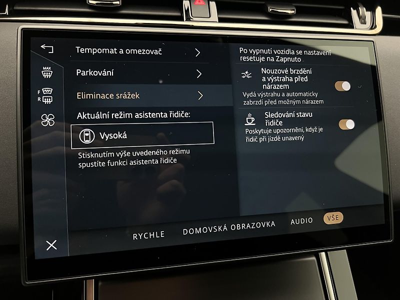 Land Rover Range Rover Evoque (2026) D165 S AWD Aut REZERVACE - fotka 39 z 44