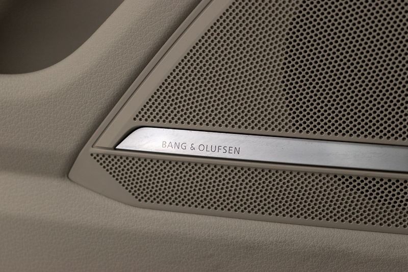 Audi A6 45TFSI 4x4*DESIGN*DPH*ČR 1.MAJ - fotka 17 z 47
