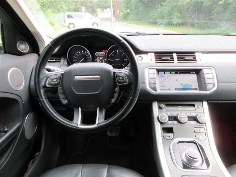 Land Rover Range Rover Evoque 2,2 TD4, 4x4, AT, Panorama, Ků - fotka 17 z 31