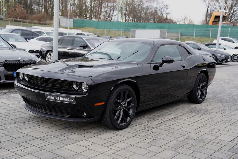 Dodge Challenger 3.6 V6 automat,/kůže/xenony - fotka 2 z 37