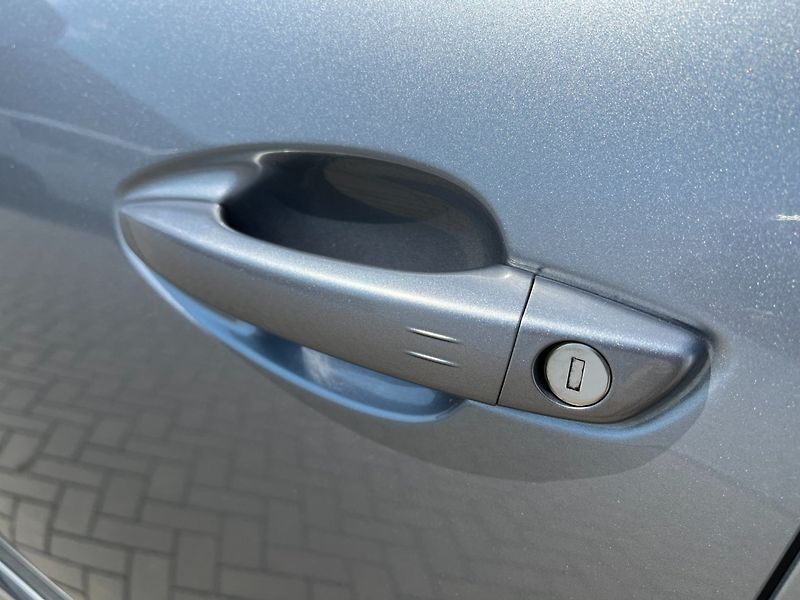 Peugeot 5008 (2021) 1.5HDi 96kW Allure+! Tažné! 7m - fotka 44 z 46