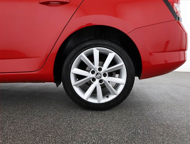 Škoda Fabia (2018) Style Plus 1.0 TSI, Navi - fotka 20 z 20