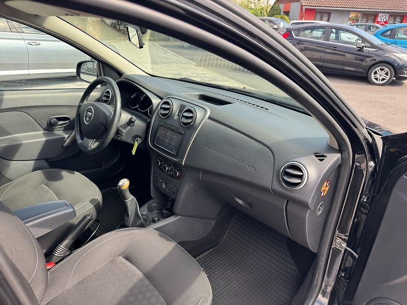 Dacia Logan (2015) MCV 1.5dCi 66kW - fotka 26 z 31