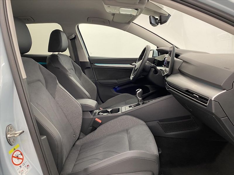 Volkswagen Golf 1,5 TSI 110 kW People - fotka 8 z 24