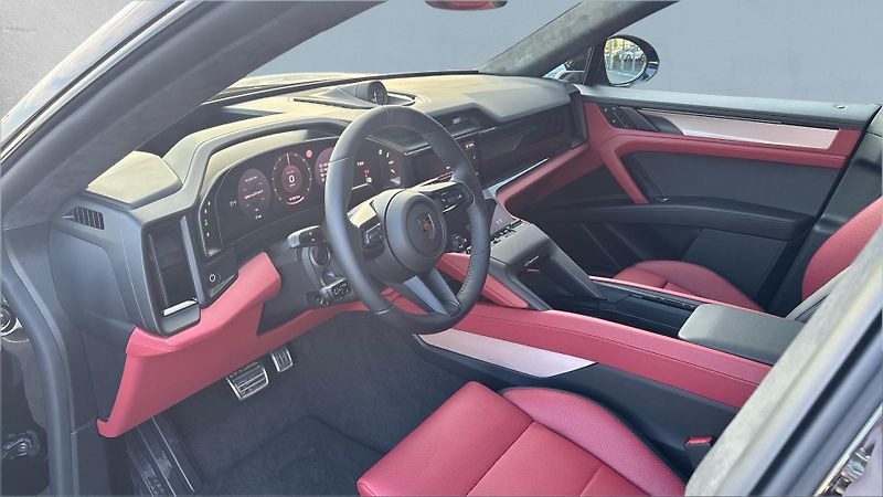 Porsche Cayenne Turbo Electric - fotka 15 z 25