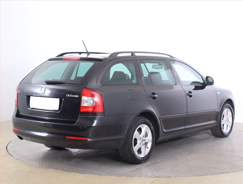 Škoda Octavia (2012) 2.0 TDI, Automat, Tempomat - fotka 5 z 17