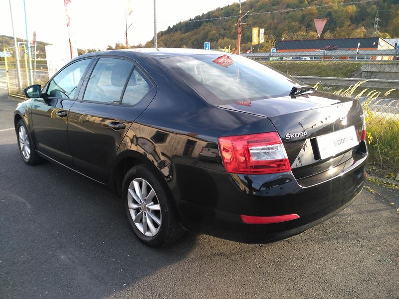 Škoda Octavia 1,2 TSI  /77 kW/ - fotka 4 z 28