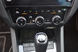 Škoda Octavia combi4x4 110 kW DSG Black line - náhled 11