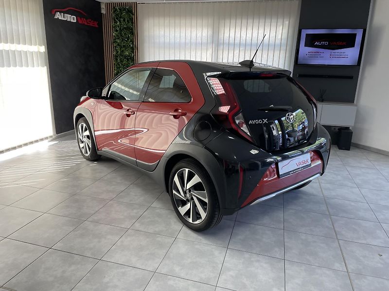 Toyota Aygo X AUTOMAT ČR REZERVACE  - fotka 8 z 27