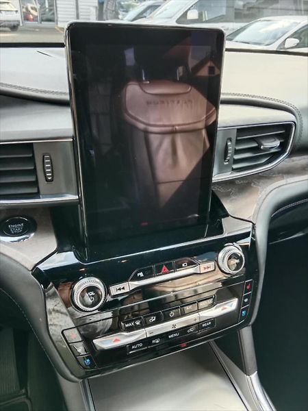 Ford Explorer 3,0 V6 EcoBoost PHEV  PLATINUM - fotka 14 z 19