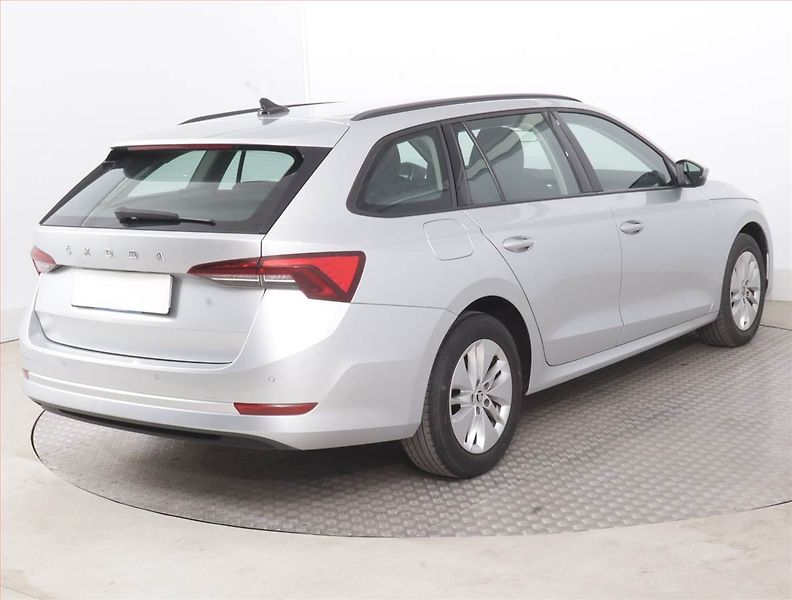 Škoda Octavia (2022) Ambition 2.0 TDI, ČR,1.maj - fotka 5 z 15