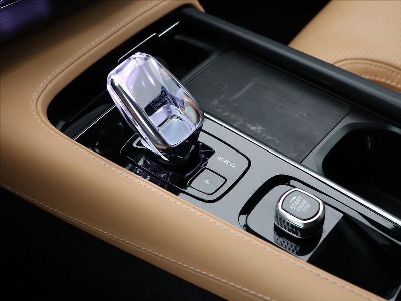Volvo XC90 2,0 B5 173kW AWD Plus Bright C - fotka 31 z 44