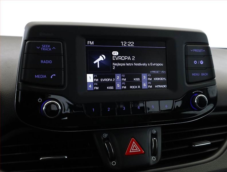 Hyundai i30 (2018) 1.0 T-GDI, Tempomat - fotka 13 z 16