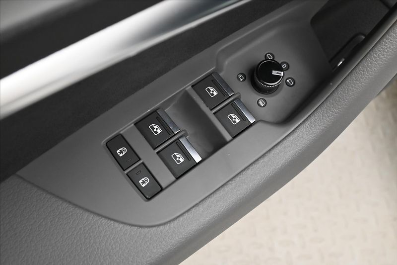 Audi A6 3,0 TDI 210 kW QUATTRO S-LINE - fotka 25 z 32