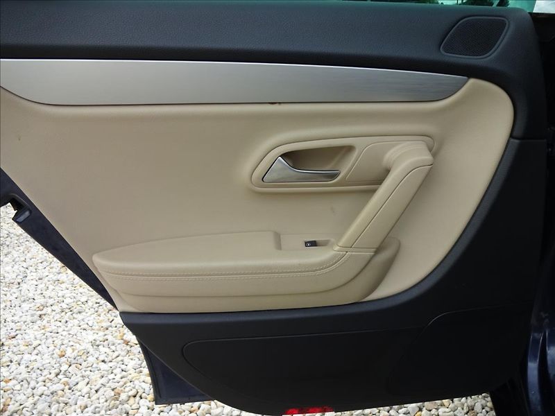 Volkswagen Passat CC 2.0TDi 125kW - fotka 28 z 70