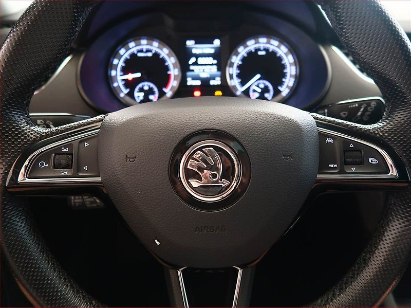 Škoda Octavia (2019) Ambition 1.6 TDI, Tempomat - fotka 15 z 15