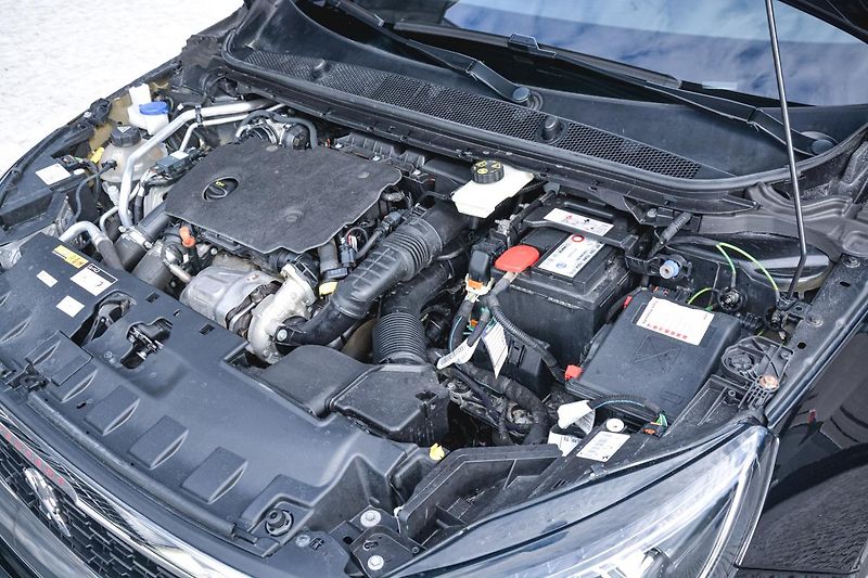 Peugeot 308 (2020) SW GT Line 1.5 BlueHDi 130 1 M - fotka 15 z 28