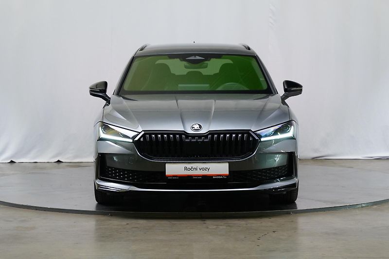Škoda Superb - fotka 4 z 28