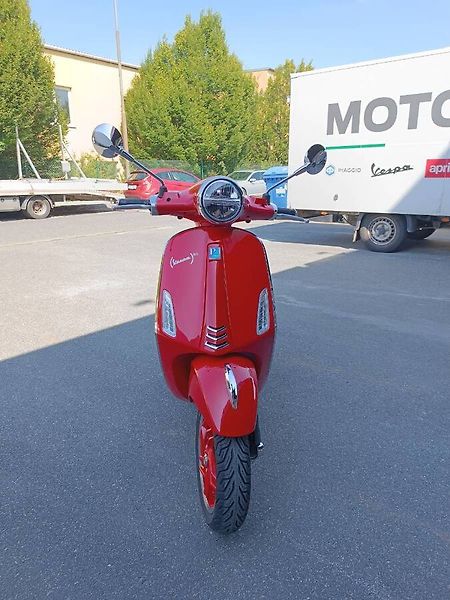 Vespa Primavera 125 3V ABS (2026) E5+ RED FL26 - fotka 2 z 9