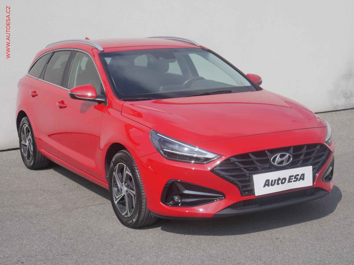 Hyundai i30 1.5. i, ČR, navi, LED, autoAC