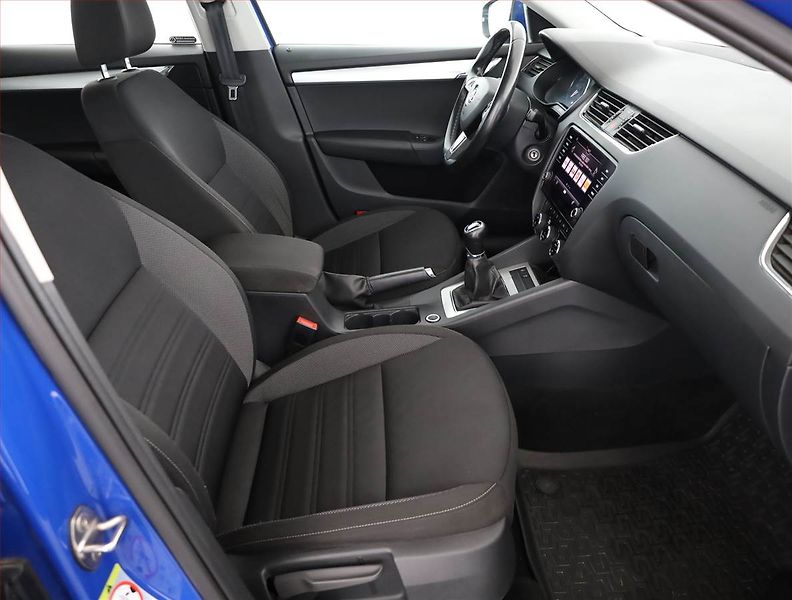 Škoda Octavia (2020) Ambition 2.0 TDI, Navi - fotka 7 z 17