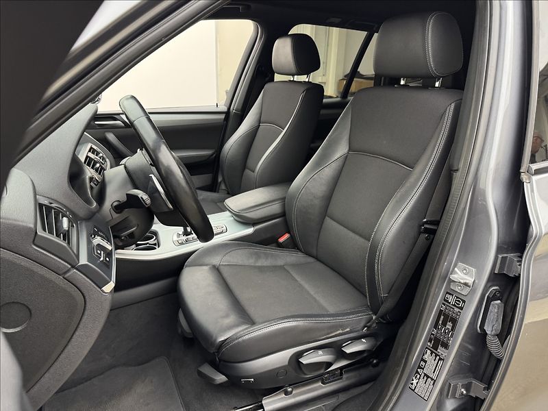 BMW X3 2,0 4X4 DPH M 2XKOLA NAVI ČR - fotka 26 z 36