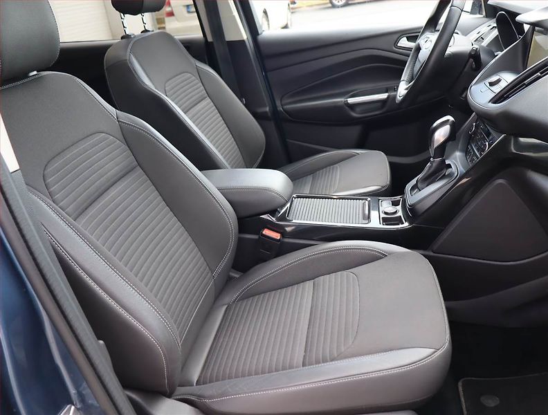 Ford Kuga (2019) 2.0 TDCi, 4X4, Automat, Kůže - fotka 9 z 25