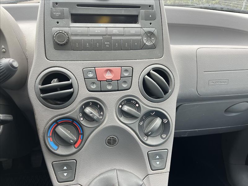 Fiat Panda 1.2 i KLIMA STK 4/2028 - fotka 16 z 27
