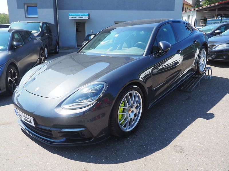 Porsche Panamera (2017) 4 E-Hybrid Sport - fotka 1 z 44