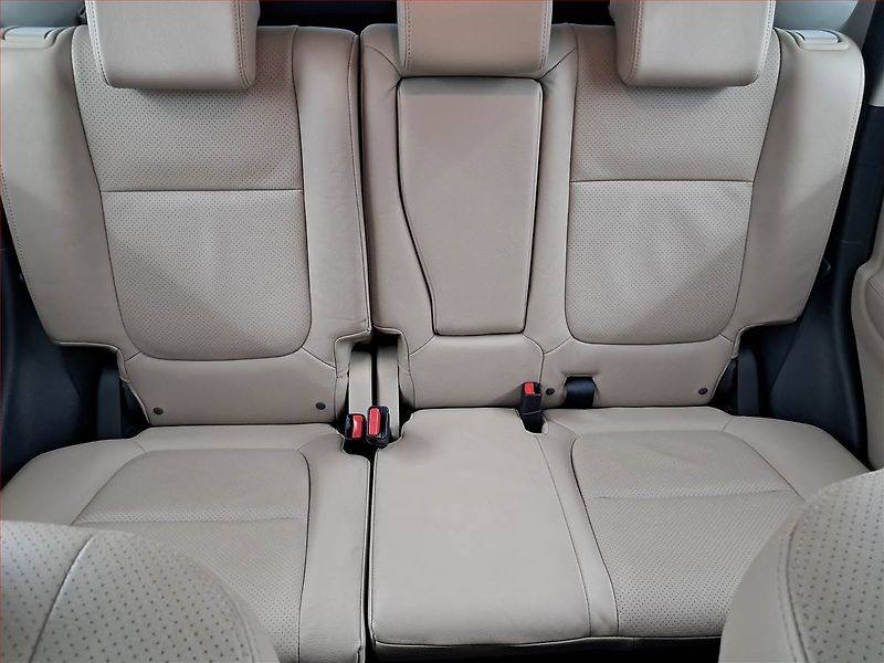 Mitsubishi Outlander (2015) 2.2 DI-D, 4X4, 7 míst, ČR - fotka 10 z 25