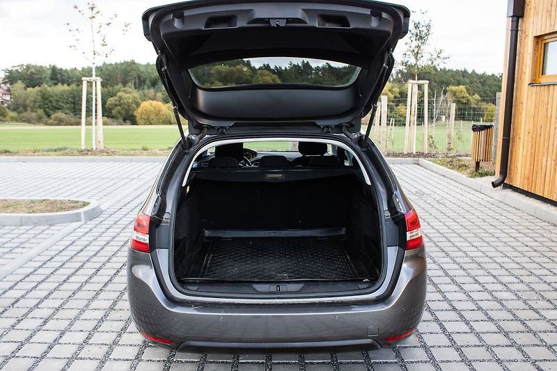 Peugeot 308 - fotka 31 z 36