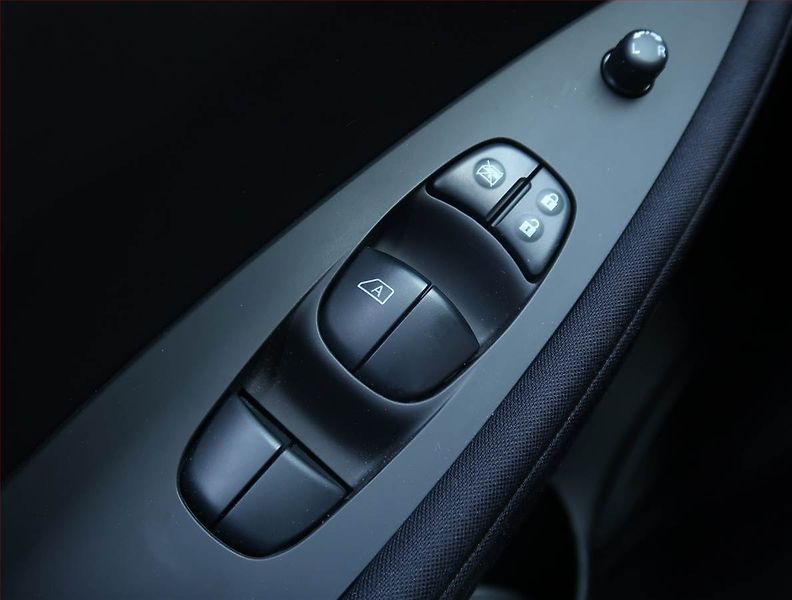 Nissan Leaf (2022) 40 kWh, SoH 91%, Automat - fotka 18 z 25