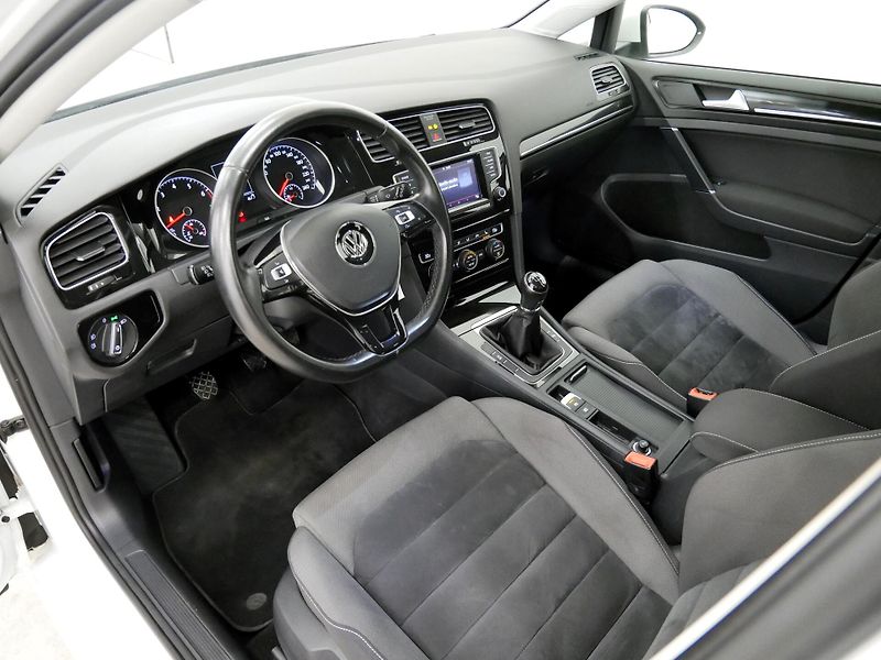 Volkswagen Golf - fotka 14 z 25