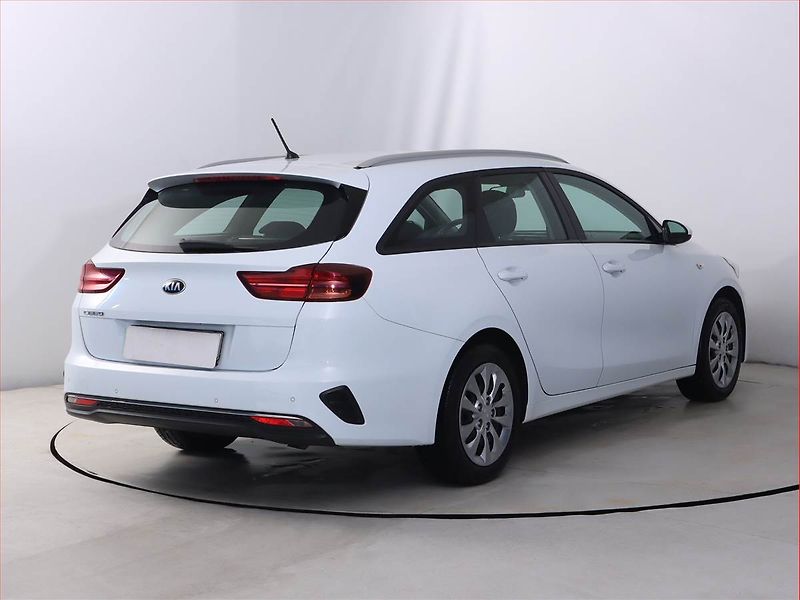 Kia Ceed (2020) 1.6 CRDi, Serv.kniha, Tempomat - fotka 5 z 17
