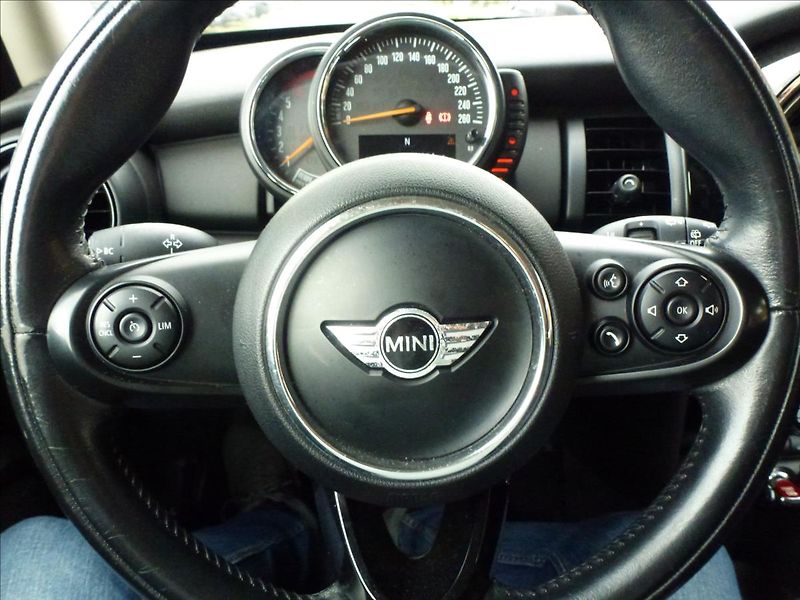 Mini One 1,5 D 5 dveří  TWINPOWER TURBO - fotka 33 z 51
