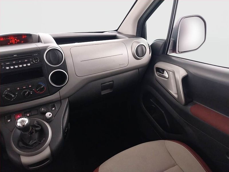 Citroën Berlingo (2009) 1.6 HDi, 5Míst, ČR, 1Maj - fotka 8 z 18