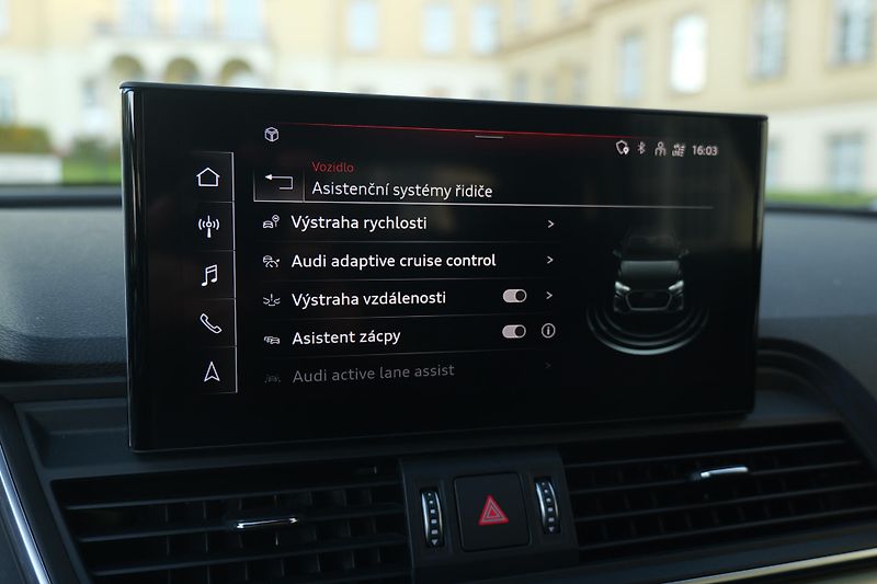 Audi Q5 40TDI quattro Matrix Cockpit - fotka 36 z 39