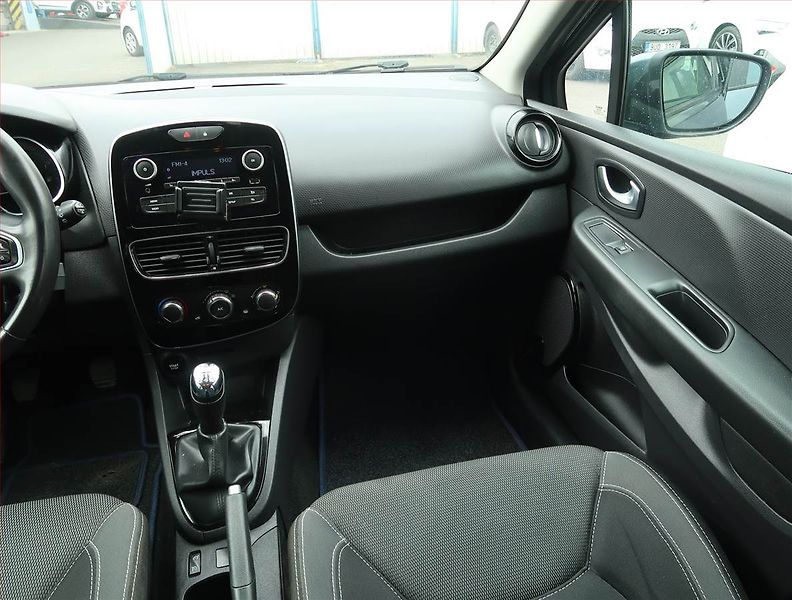 Renault Clio (2019) 0.9 TCe, Tempomat - fotka 8 z 14