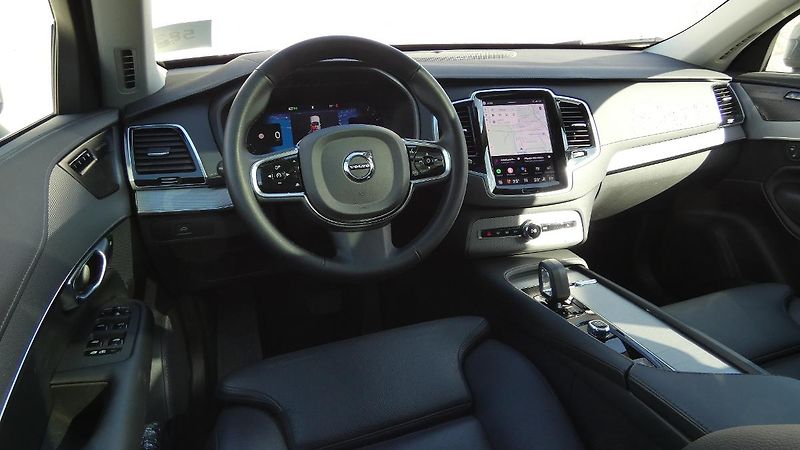 Volvo XC90 B5 AWD Plus Bright 7 míst - fotka 5 z 27