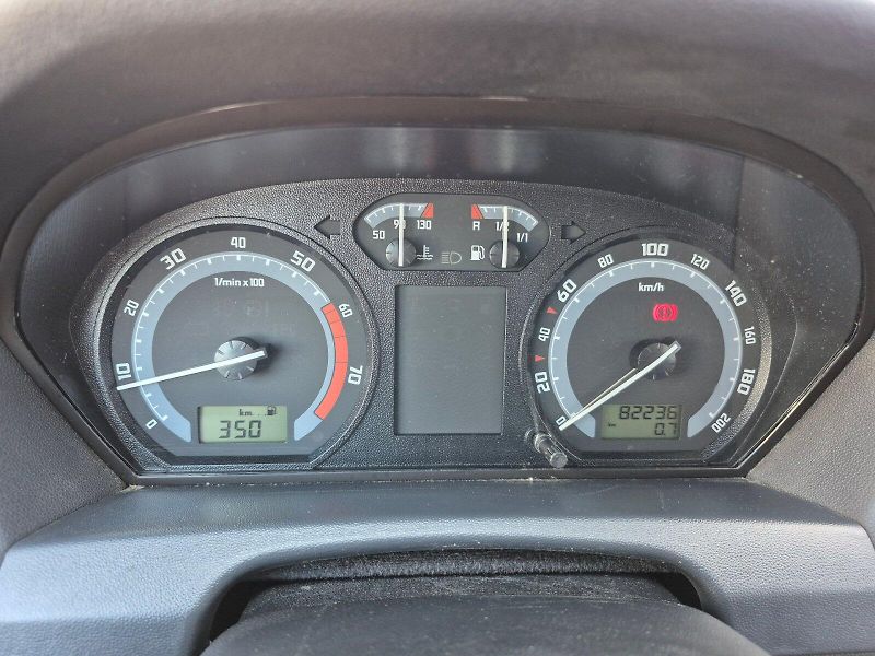 Škoda Fabia (2006) Ambiente 1.2 HTP 47kW Combi - fotka 14 z 22