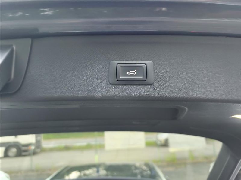 Audi A4 Avant 2,0   Sport - fotka 13 z 15