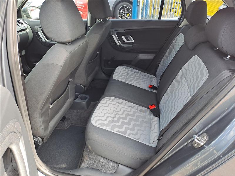 Škoda Fabia 1,4 i DIGIKLIMA - fotka 6 z 13